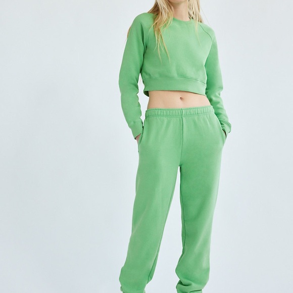 NWT aritzia Kiwano Green crop crew - Picture 2 of 7